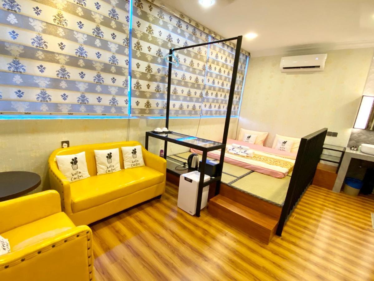 J Boutique Hotel 新张优惠 Muar Dış mekan fotoğraf