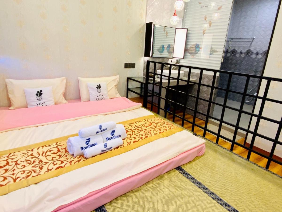 J Boutique Hotel 新张优惠 Muar Dış mekan fotoğraf