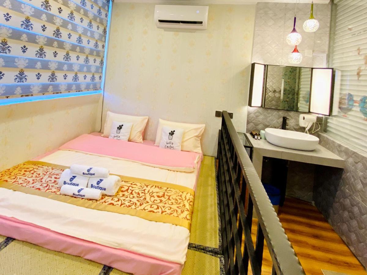 J Boutique Hotel 新张优惠 Muar Dış mekan fotoğraf